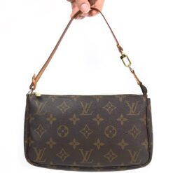 LOUIS VUITTON POCHETTE BAG